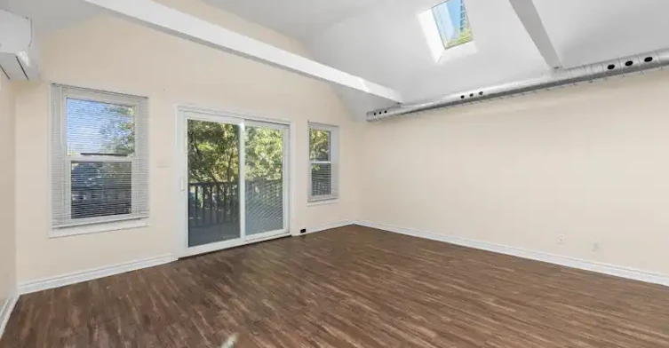 112 Stephenson Avenue, Toronto, ON, M4C 1G4 - 9