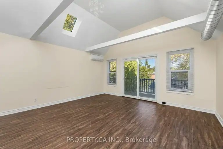112 Stephenson Avenue, Toronto, ON, M4C 1G4 - 11