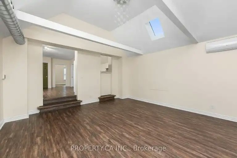 112 Stephenson Avenue, Toronto, ON, M4C 1G4 - 8