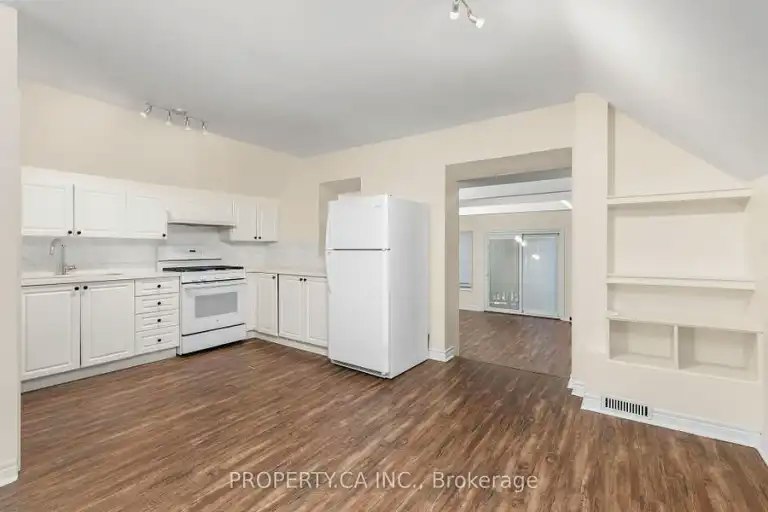 112 Stephenson Avenue, Toronto, ON, M4C 1G4 - 7