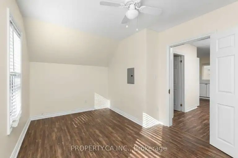 112 Stephenson Avenue, Toronto, ON, M4C 1G4 - 13