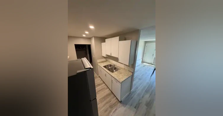 7108 80 Avenue Northwest, Edmonton, AB, T6B 0C6 - 4