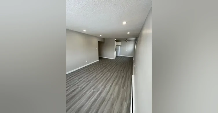 7108 80 Avenue Northwest, Edmonton, AB, T6B 0C6 - 2