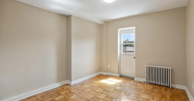 2890 St Clair Avenue East, Toronto, ON, M4B 1N6 - 16
