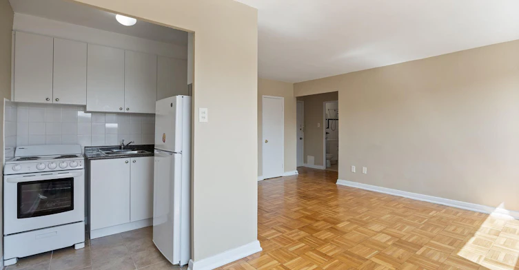 2890 St Clair Avenue East, Toronto, ON, M4B 1N6 - 8