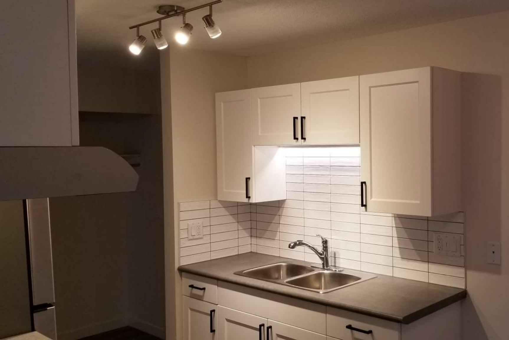 206-195 Perkins Crescent, Penticton, BC, V2A 2H4 - 2