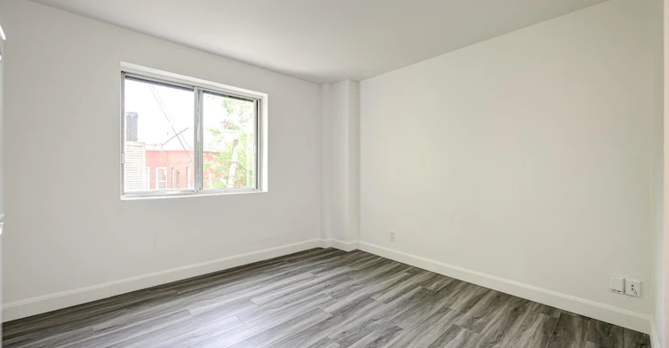 402/510/108/303/702/205/506-3777 St Urbain, Montréal, QC, H2W 1T5 - 3