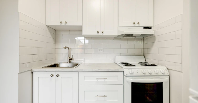 402/510/108/303/702/205/506-3777 St Urbain, Montréal, QC, H2W 1T5