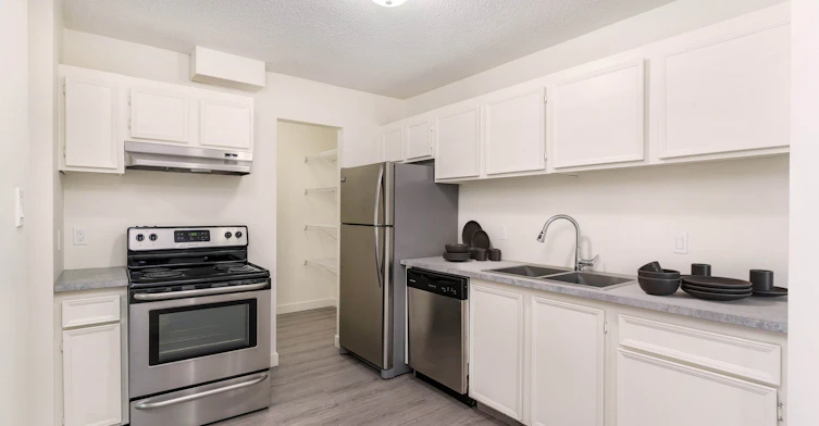 92 Avenue NW, Edmonton, AB, T5T 3C9 - 2