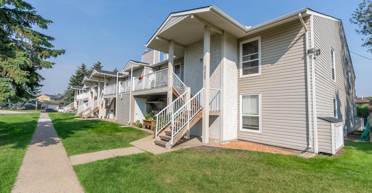 92 Avenue NW, Edmonton, AB, T5T 3C9 - 12
