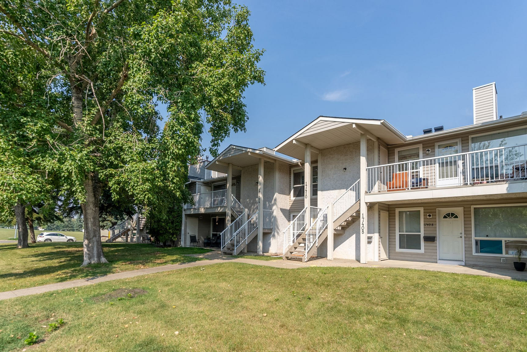 92  Avenue NW, Edmonton, AB, T5T 3C9 - 9