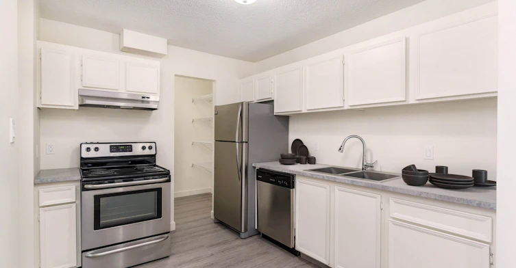 92 Avenue NW, Edmonton, AB, T5T 3C9 - 2