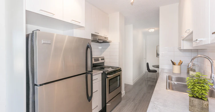 10350 122 Street NW, Edmonton, AB, T5N 3W4 - 7