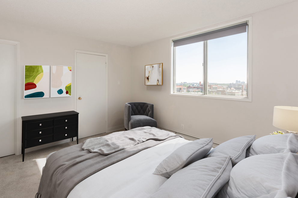 10350 122 Street NW, Edmonton, AB, T5N 3W4 - 10