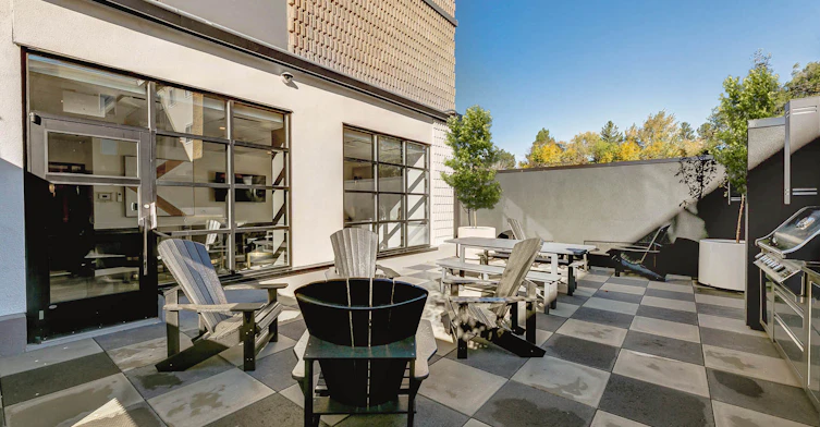11020 53 Avenue NW, Edmonton, AB, T6H 0S4 - 12