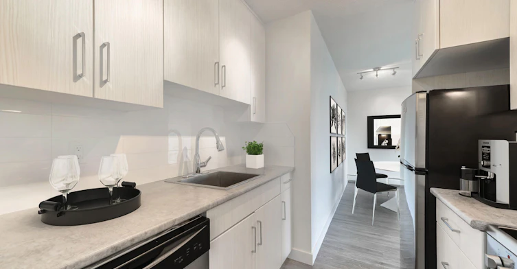8715 104 Street NW, Edmonton, AB, T6E 4G7 - 4