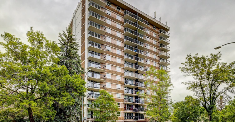 8715 104 Street NW, Edmonton, AB, T6E 4G7 - 10
