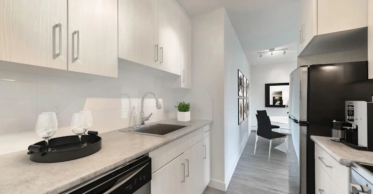 8715 104 Street NW, Edmonton, AB, T6E 4G7 - 4