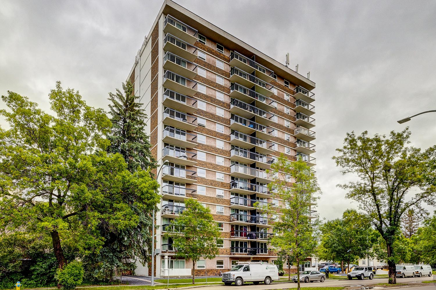 8715 104 Street NW, Edmonton, AB, T6E 4G7 - 10