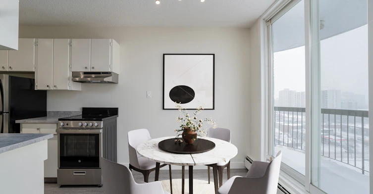 10020 115 Street NW, Edmonton, AB, T5K 1T2 - 4