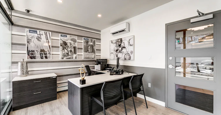10020 115 Street NW, Edmonton, AB, T5K 1T2 - 9