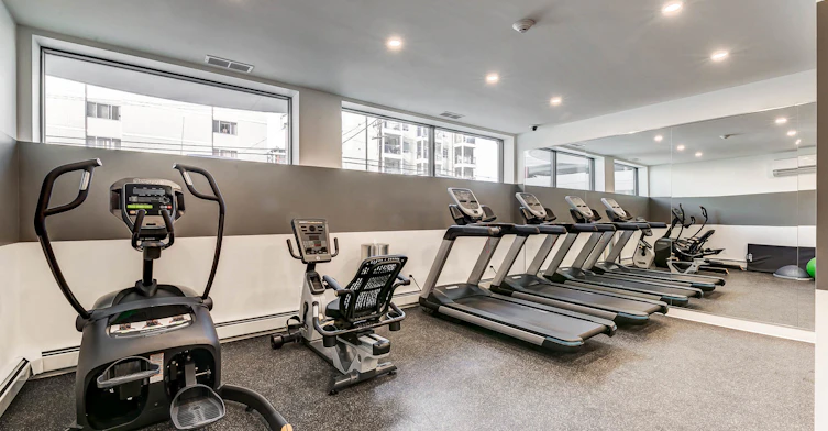 10020 115 Street NW, Edmonton, AB, T5K 1T2 - 8