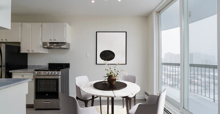 10020 115 Street NW, Edmonton, AB, T5K 1T2 - 4