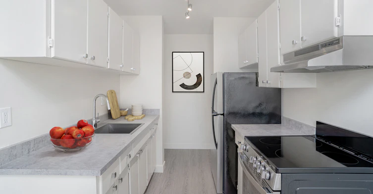 10020 115 Street NW, Edmonton, AB, T5K 1T2 - 3