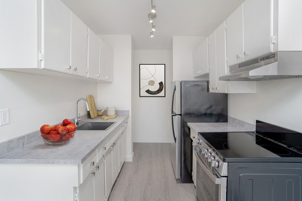 10020 115 Street NW, Edmonton, AB, T5K 1T2 - 3