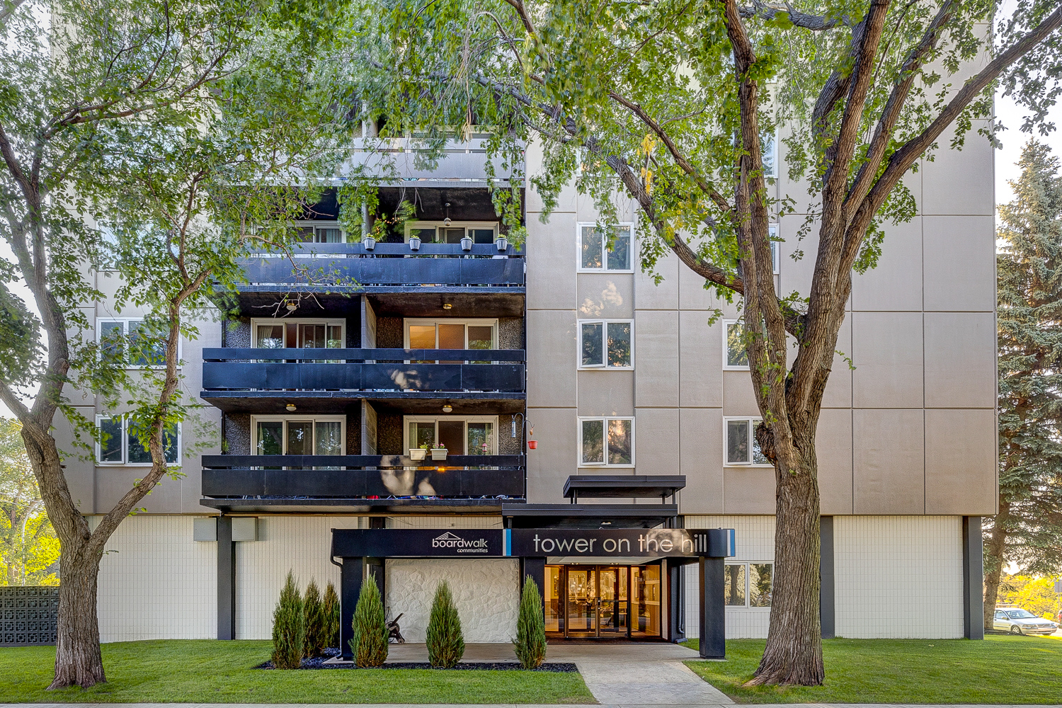 8708 106 Street NW, Edmonton, AB, T6E 4J5 - 9