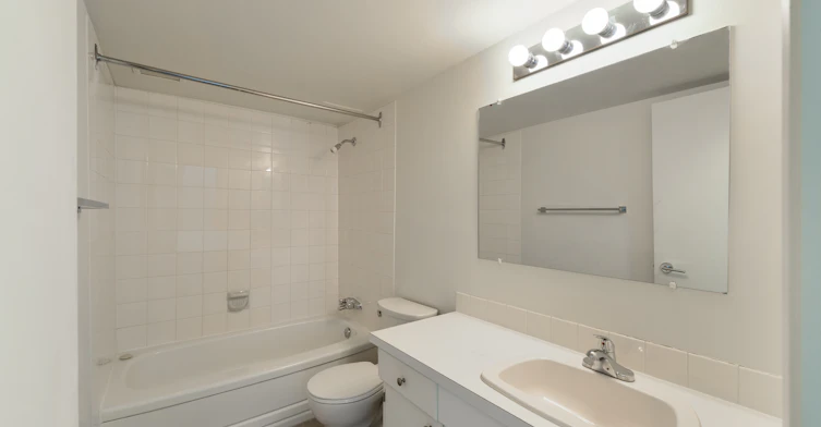 8708 106 Street NW, Edmonton, AB, T6E 4J5 - 20