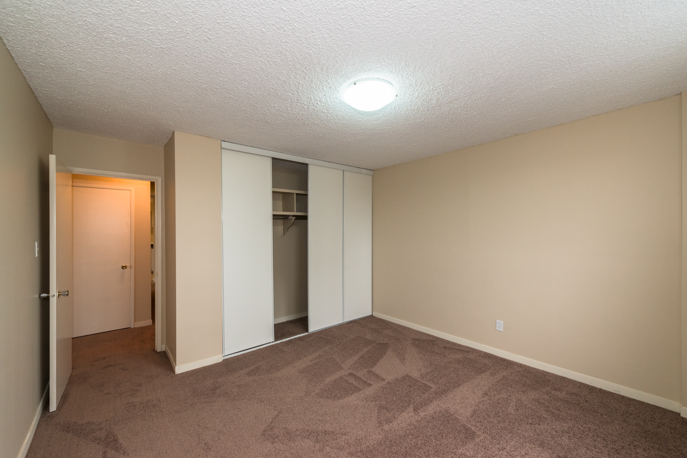 8708 106 Street NW, Edmonton, AB, T6E 4J5 - 28