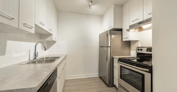 8708 106 Street NW, Edmonton, AB, T6E 4J5 - 14