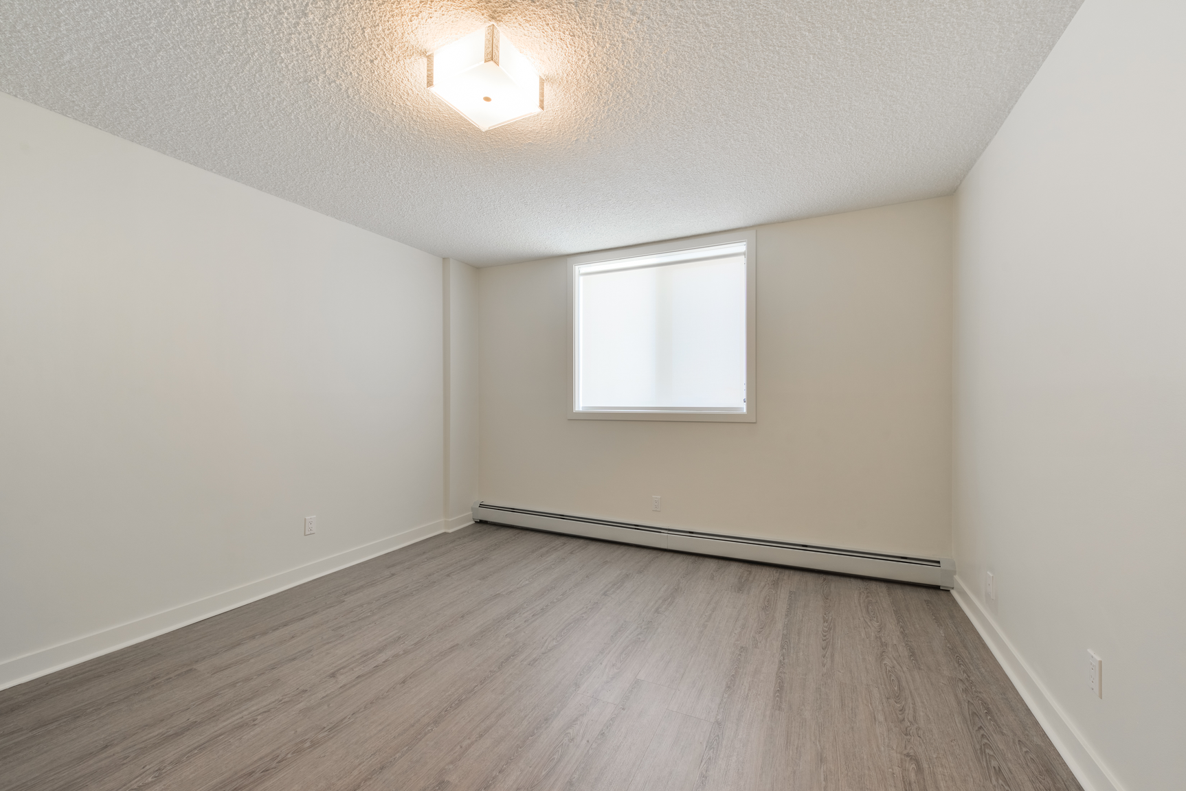 8708 106 Street NW, Edmonton, AB, T6E 4J5 - 16