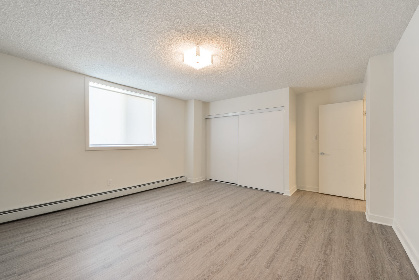 8708 106 Street NW, Edmonton, AB, T6E 4J5 - 17