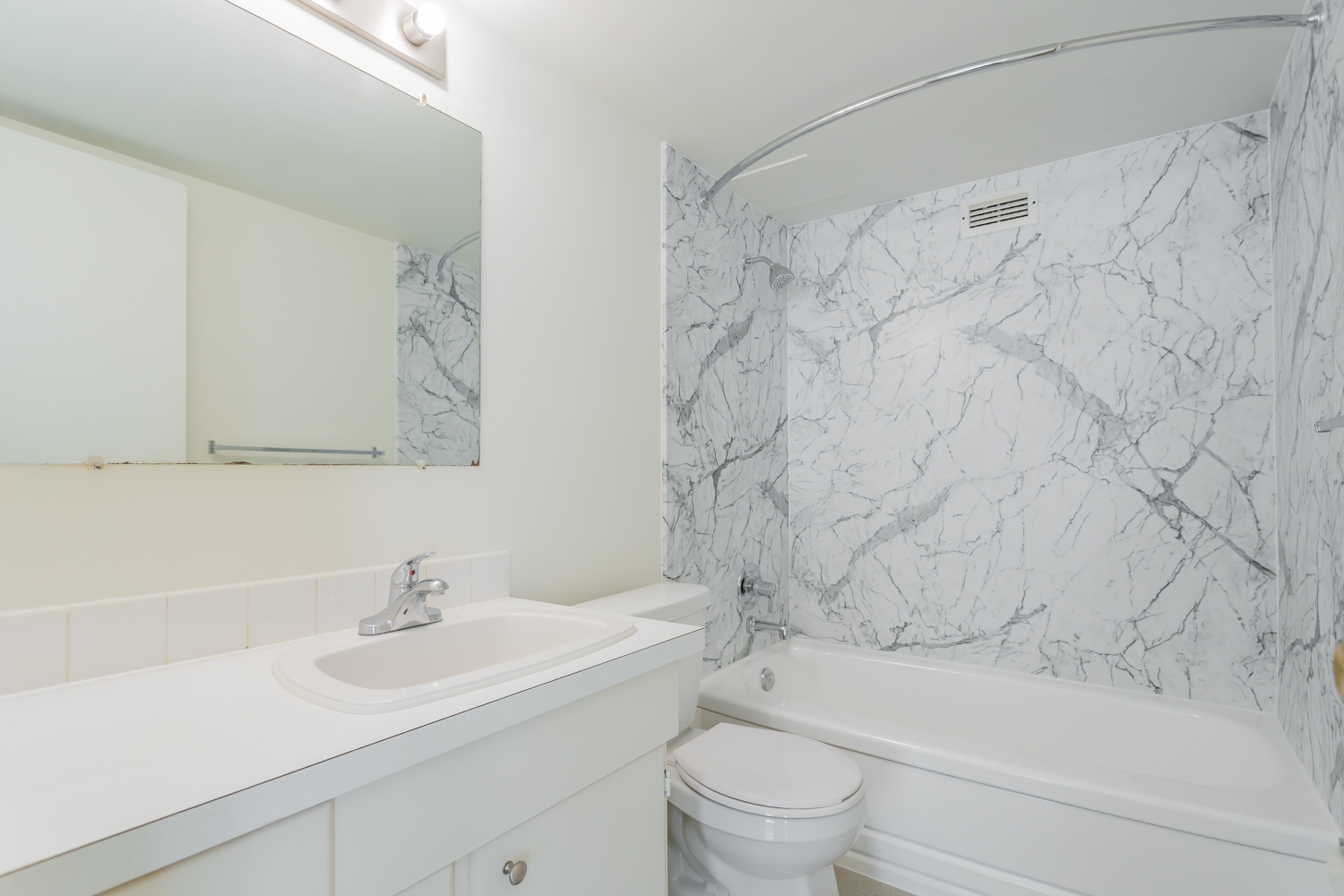 8708 106 Street NW, Edmonton, AB, T6E 4J5 - 25