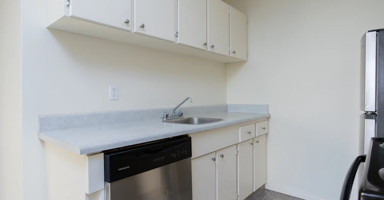 8708 106 Street NW, Edmonton, AB, T6E 4J5 - 27