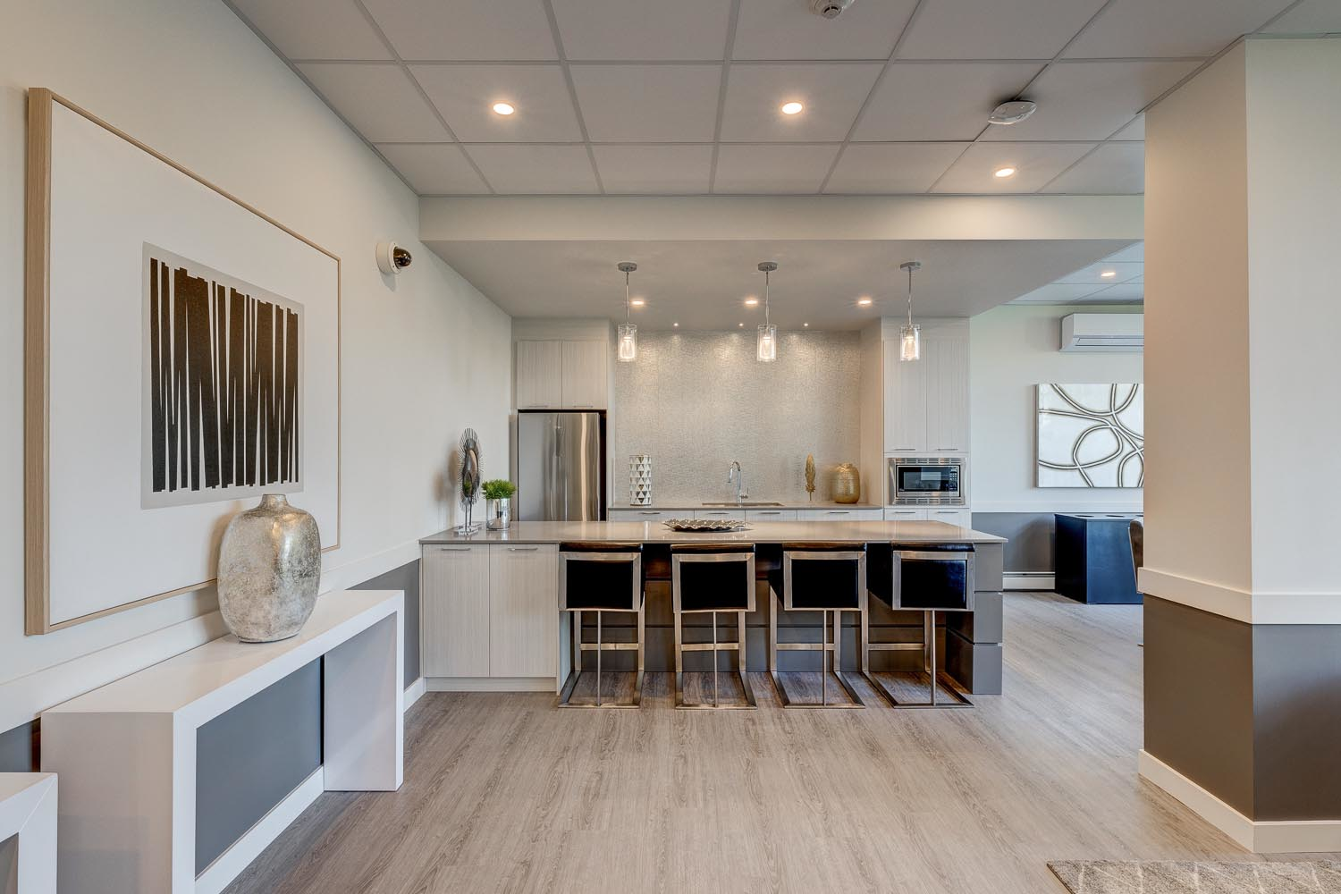 8708 106 Street NW, Edmonton, AB, T6E 4J5 - 33