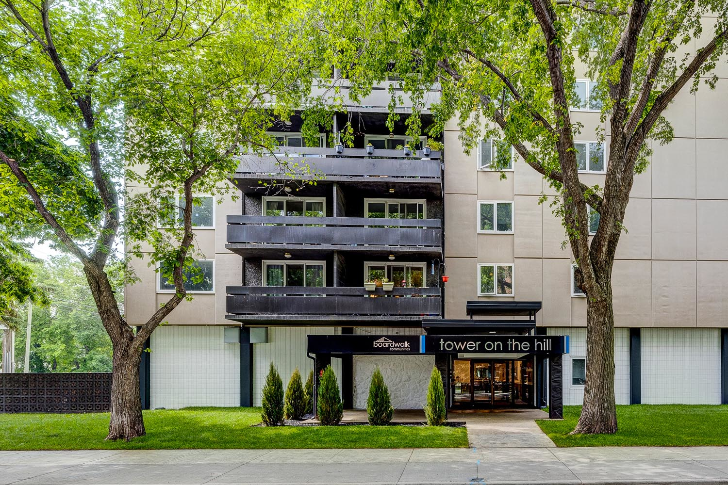 8708 106 Street NW, Edmonton, AB, T6E 4J5 - 35