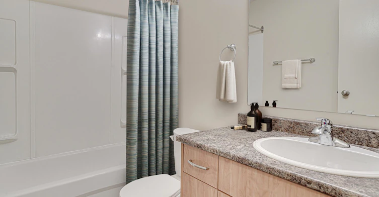 2212 St. Charles Avenue, Saskatoon, SK, S7M 5A7 - 4