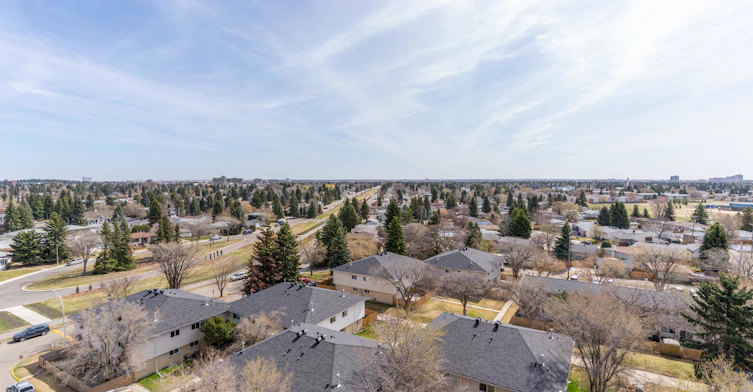 216 Crown Road, Edmonton, AB, T6J 2E3 - 10