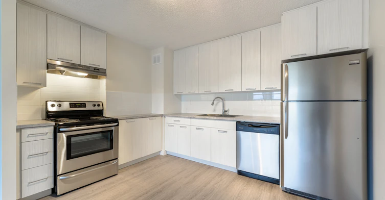 9927 114 Street NW, Edmonton, AB, T5K 1P8 - 6