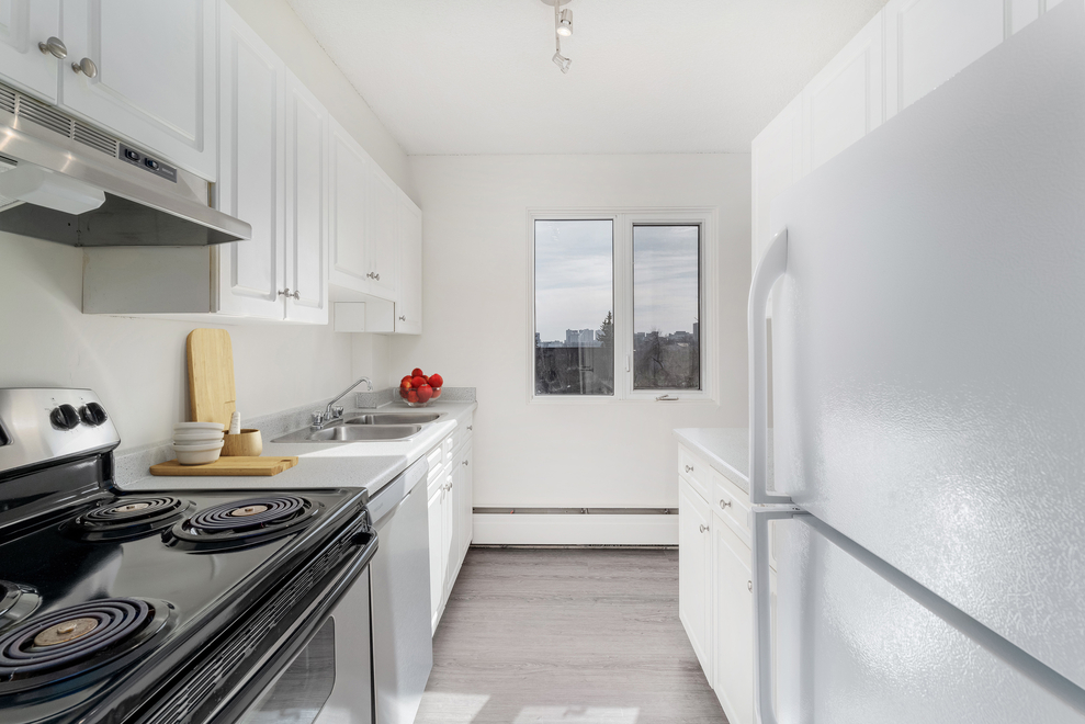 9927 114 Street NW, Edmonton, AB, T5K 1P8 - 9