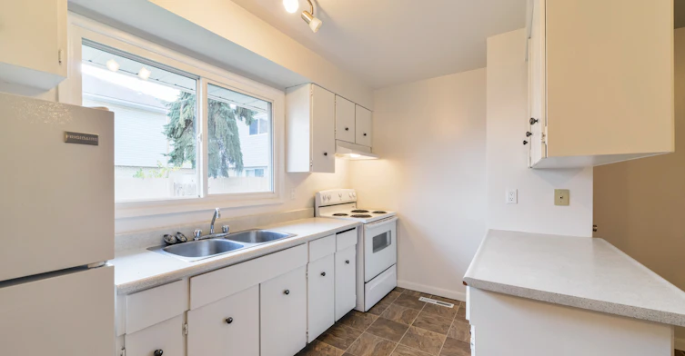 122 St. & Whitemud Freeway, Edmonton, AB, T6J 2E4