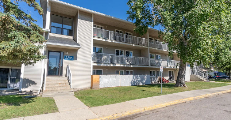 17104 75 Avenue, Edmonton, AB, T5T 2R4 - 8