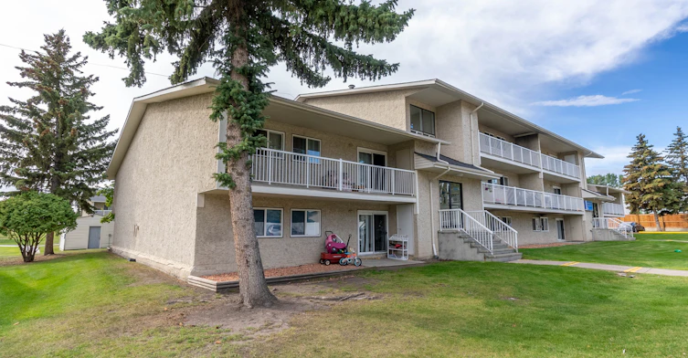 15123 45 Avenue NW, Edmonton, AB, T6H 5K8 - 6