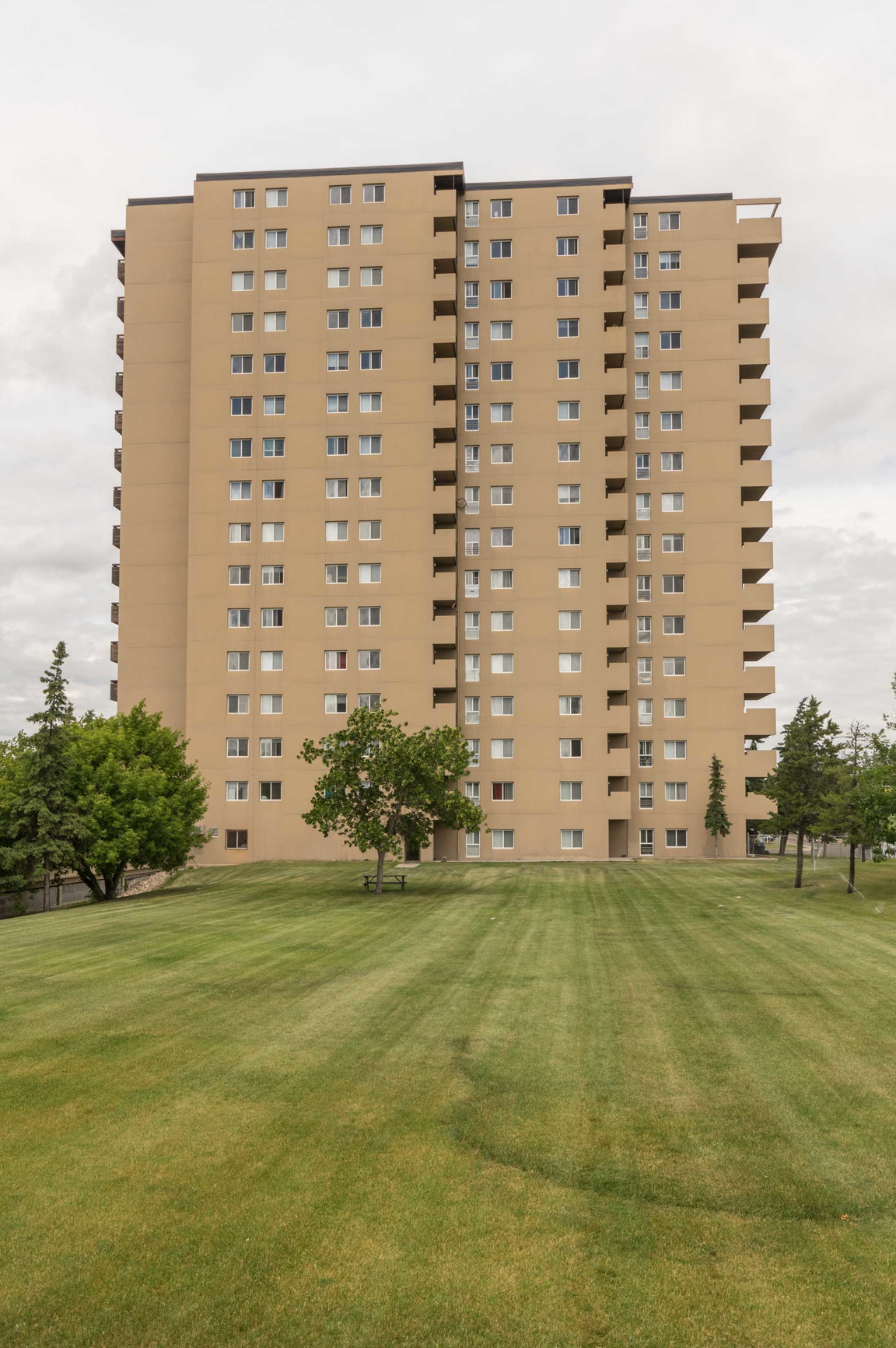 10615 47 Avenue NW, Edmonton, AB, T6H 0B2 - 16