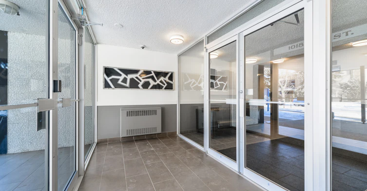 10185 115 Street NW, Edmonton, AB, T5K 1T4 - 19