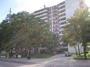 5950 Bathurst Street, Toronto, ON, M2R 1Y9 - 4