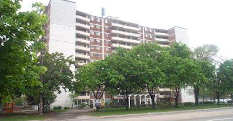 5950 Bathurst Street, Toronto, ON, M2R 1Y9